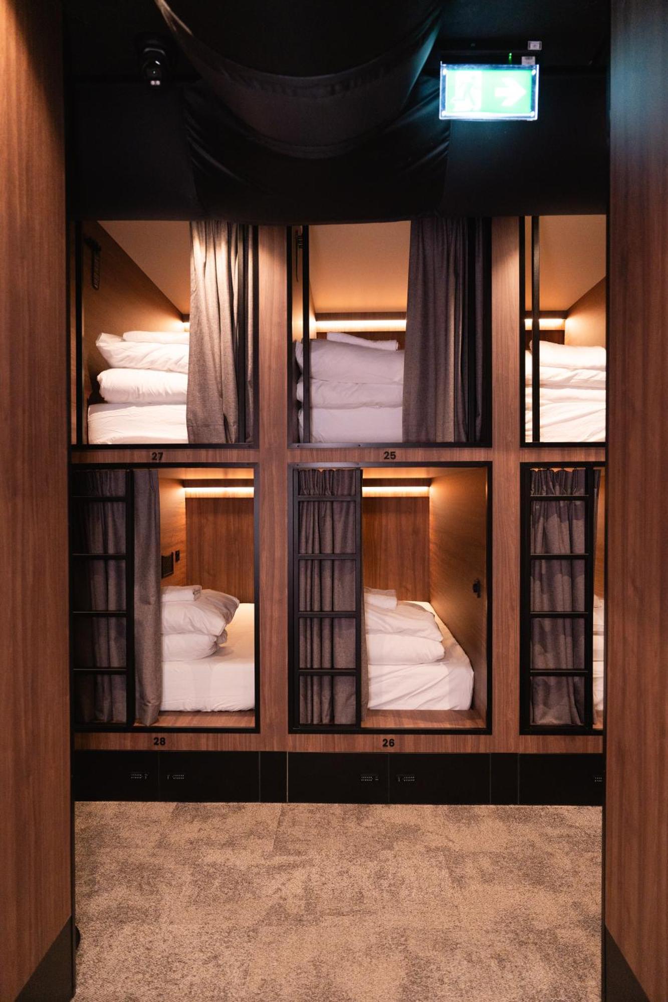 Cabins Hotel Amsterdam Albergue