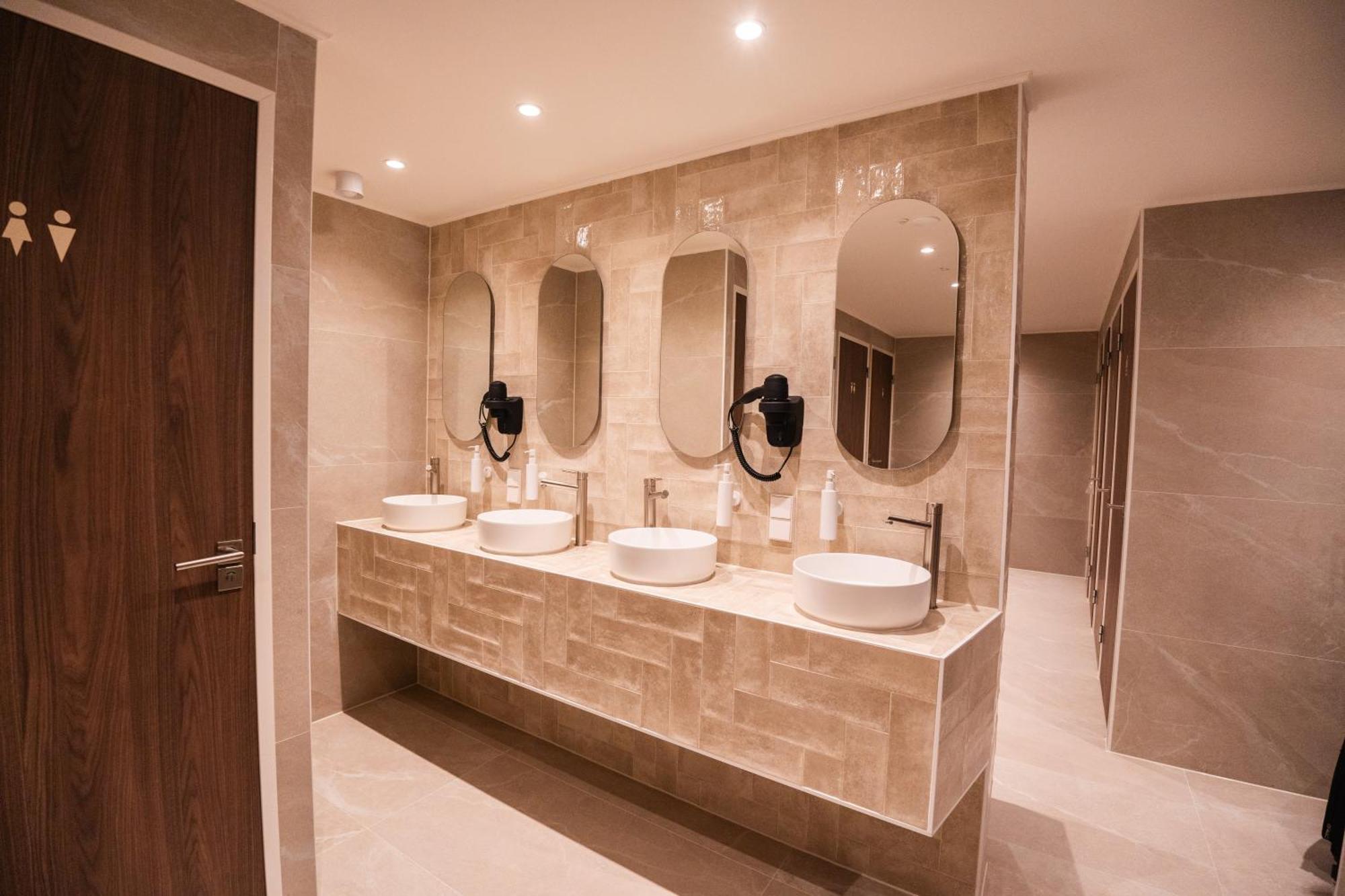 Cabins Hotel Amsterdam Albergue